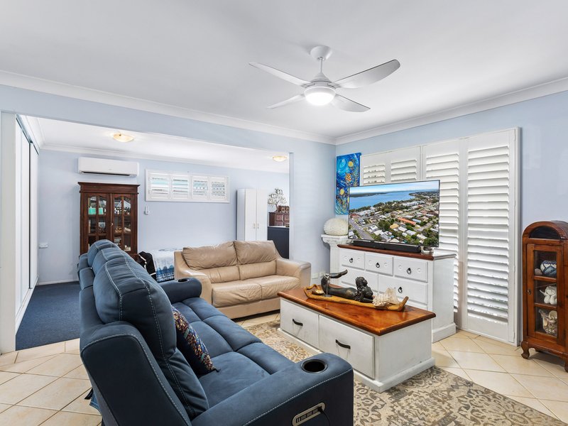 Photo - 6 Kingfisher Dr , Bongaree QLD 4507 - Image 5