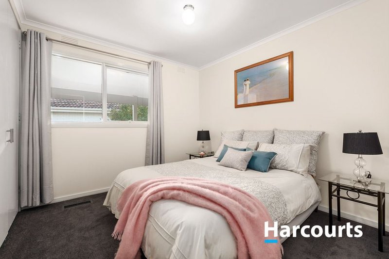 Photo - 6 Kingloch Parade, Wantirna VIC 3152 - Image 6