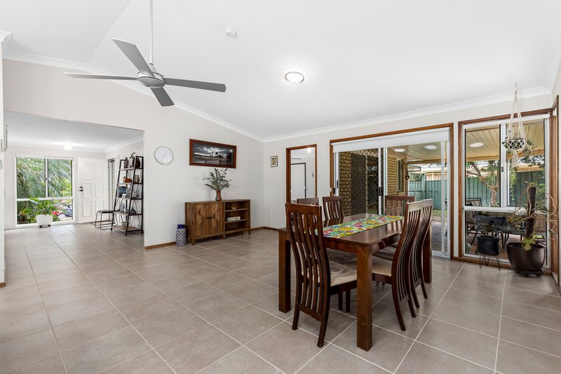 Photo - 6 Kinross Place, Ferny Grove QLD 4055 - Image 4