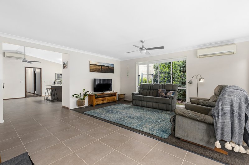 Photo - 6 Kinross Place, Ferny Grove QLD 4055 - Image 5