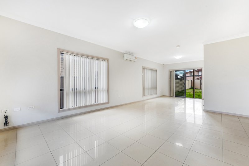 Photo - 6 Kiola Street, Smithfield NSW 2164 - Image 2