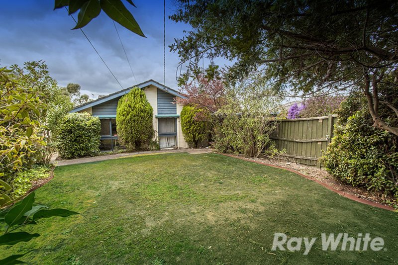 6 Knights Drive, Glen Waverley VIC 3150