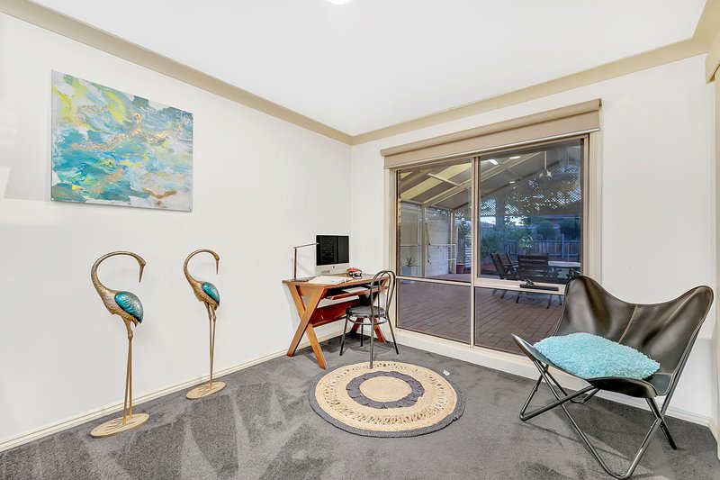 Photo - 6 Kookaburra Walk, South Morang VIC 3752 - Image 8