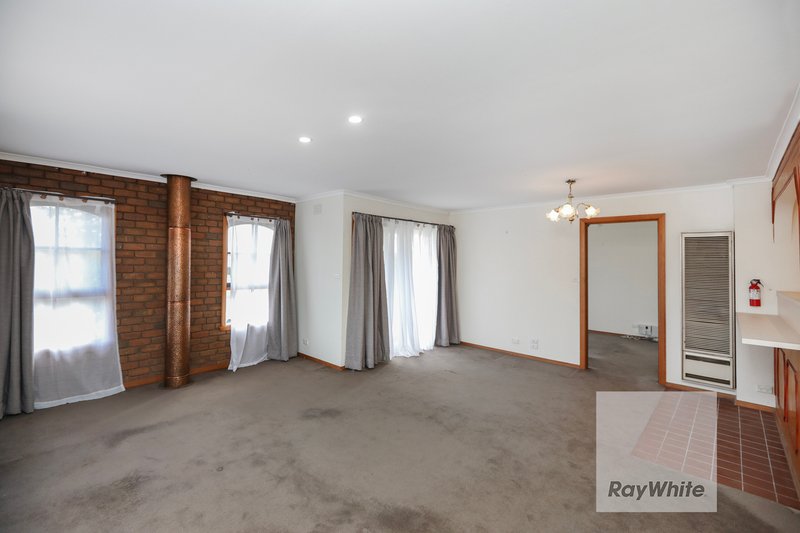 Photo - 6 Koonalda Road, Gladstone Park VIC 3043 - Image 2