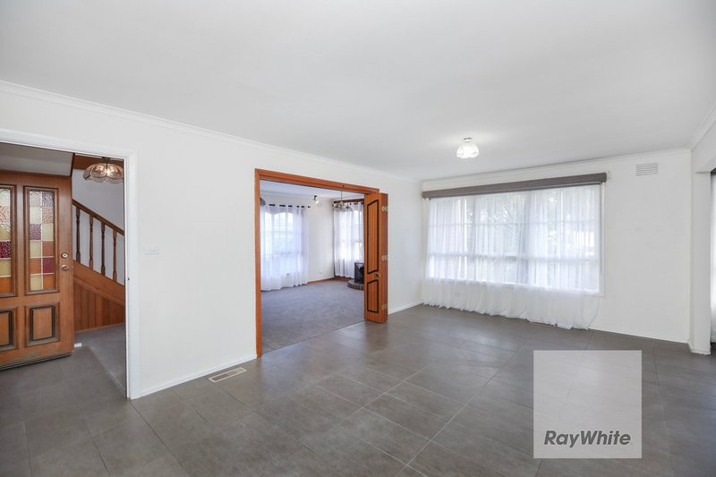 Photo - 6 Koonalda Road, Gladstone Park VIC 3043 - Image 3