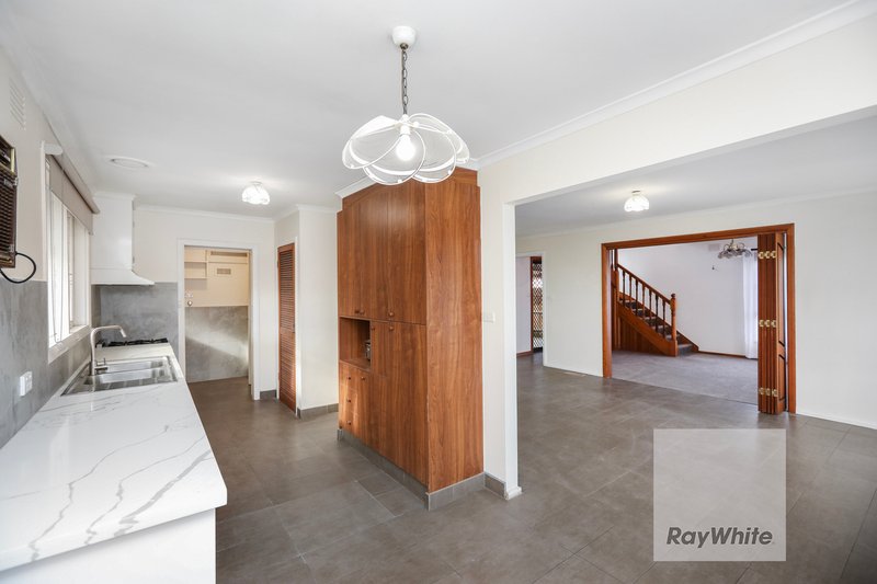 Photo - 6 Koonalda Road, Gladstone Park VIC 3043 - Image 4