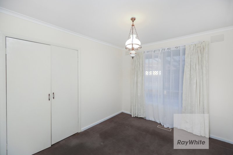 Photo - 6 Koonalda Road, Gladstone Park VIC 3043 - Image 7