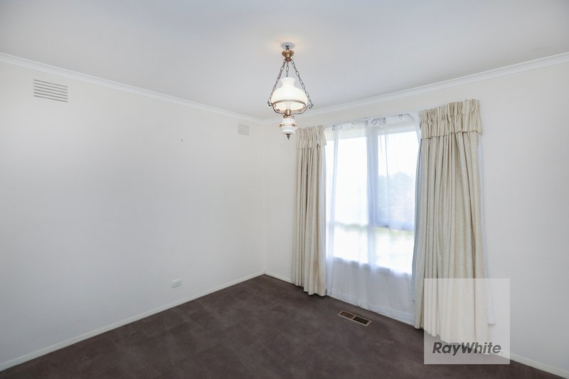 Photo - 6 Koonalda Road, Gladstone Park VIC 3043 - Image 8