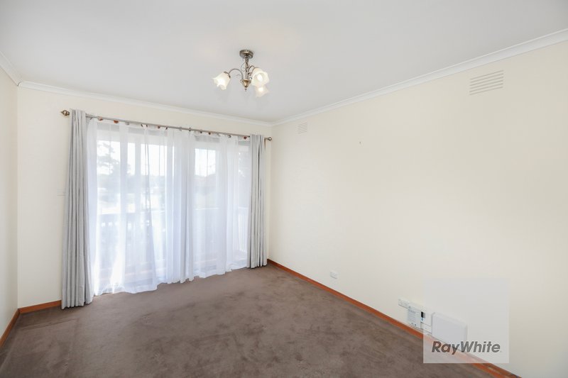 Photo - 6 Koonalda Road, Gladstone Park VIC 3043 - Image 12