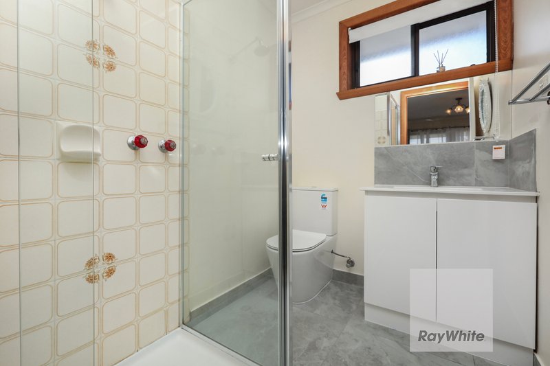 Photo - 6 Koonalda Road, Gladstone Park VIC 3043 - Image 13