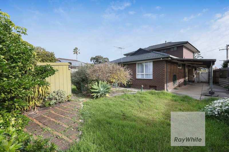 Photo - 6 Koonalda Road, Gladstone Park VIC 3043 - Image 16