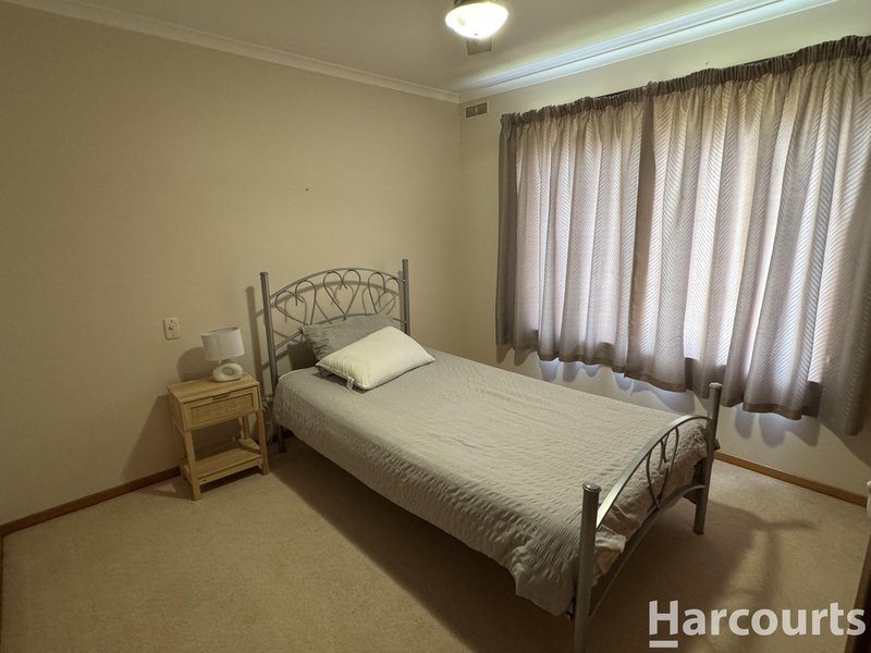 Photo - 6 Kurrajong Court, Horsham VIC 3400 - Image 5