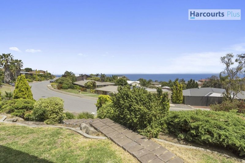 Photo - 6 Kurrambi Crescent, Hallett Cove SA 5158 - Image 4