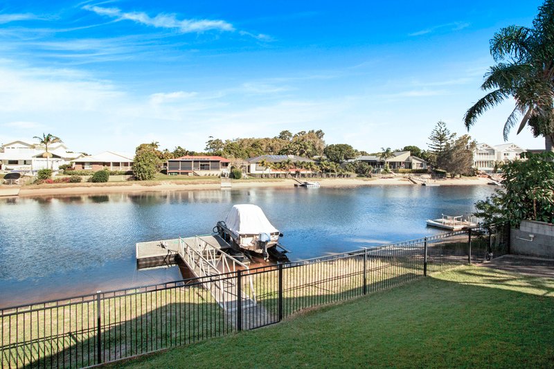 Photo - 6 Kurrawa Avenue, Mermaid Waters QLD 4218 - Image 10