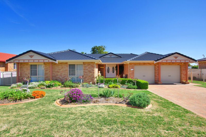 Photo - 6 Kurria Close, Tamworth NSW 2340 - Image 2