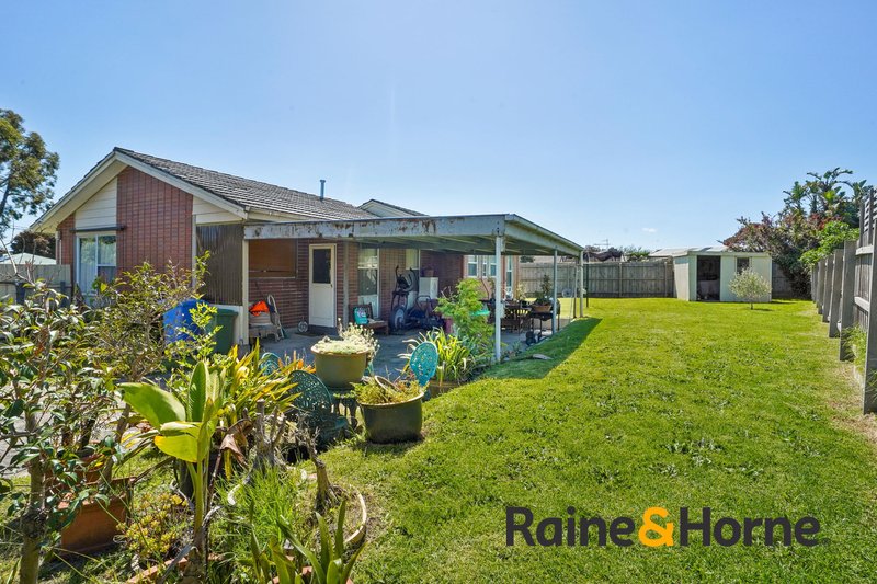 Photo - 6 Kurt Place, Cranbourne VIC 3977 - Image 3