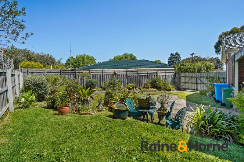 Photo - 6 Kurt Place, Cranbourne VIC 3977 - Image 4