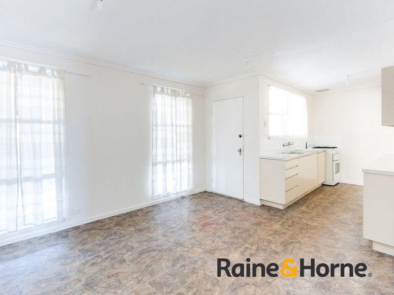 Photo - 6 Kurt Place, Cranbourne VIC 3977 - Image 7