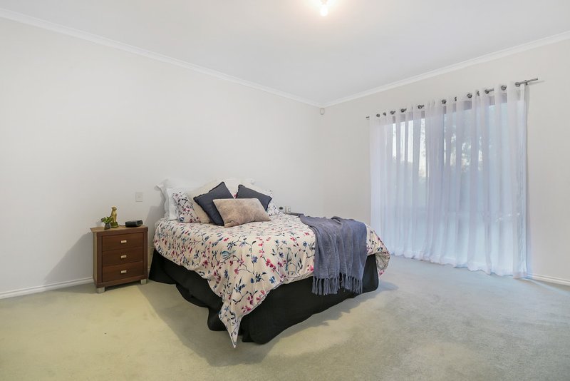 Photo - 6 Kwinana Street, Glen Waverley VIC 3150 - Image 7