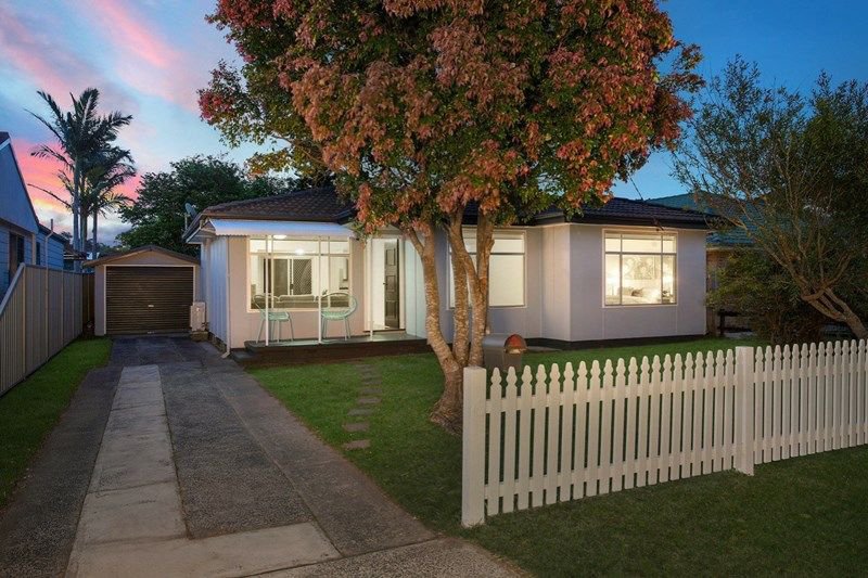 6 Laguna Parade, Berkeley Vale NSW 2261