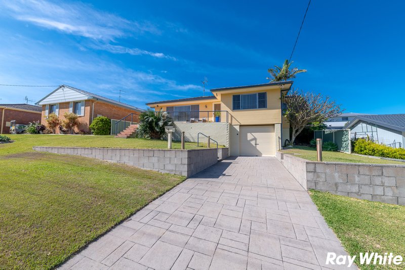 6 Lake Vista Crescent, Forster NSW 2428