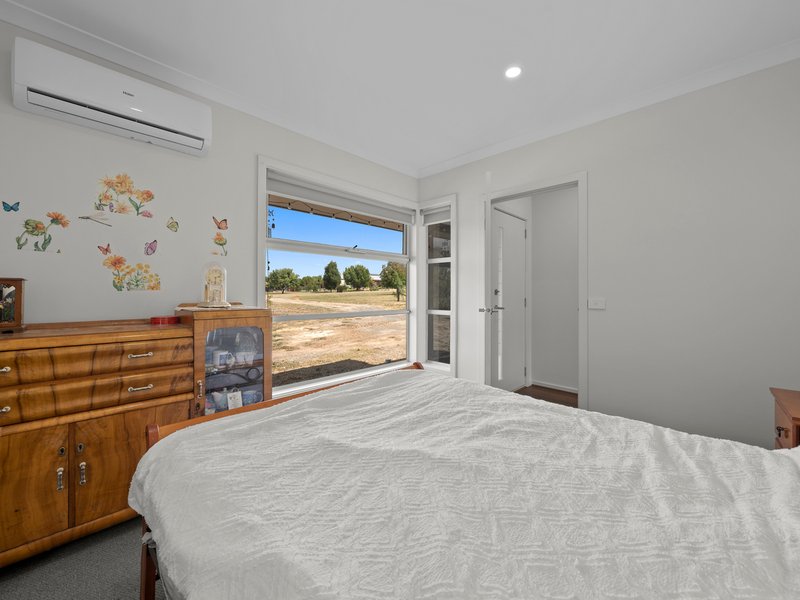 Photo - 6 Lakeside Drive, Chesney Vale VIC 3725 - Image 9