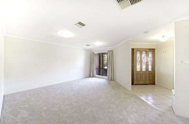 Photo - 6 Lambell Close, Palmerston ACT 2913 - Image 6