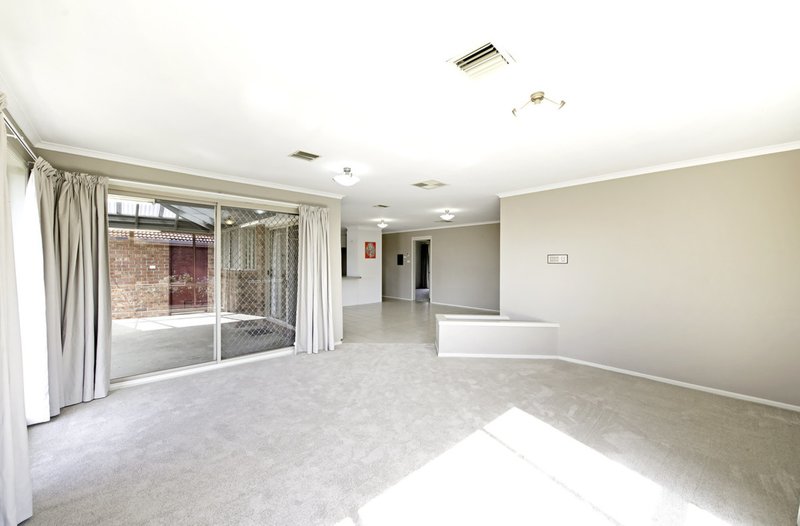 Photo - 6 Lambell Close, Palmerston ACT 2913 - Image 14