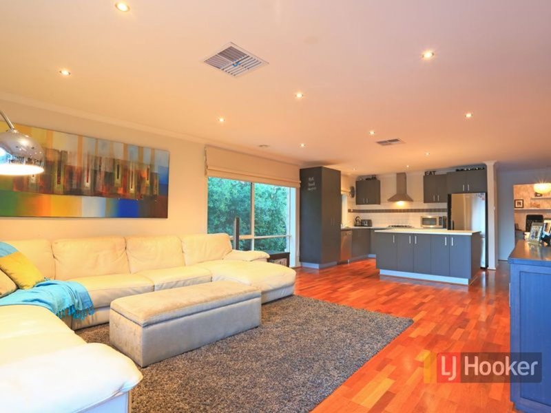 Photo - 6 Lancaster Way, Beaconsfield VIC 3807 - Image 2