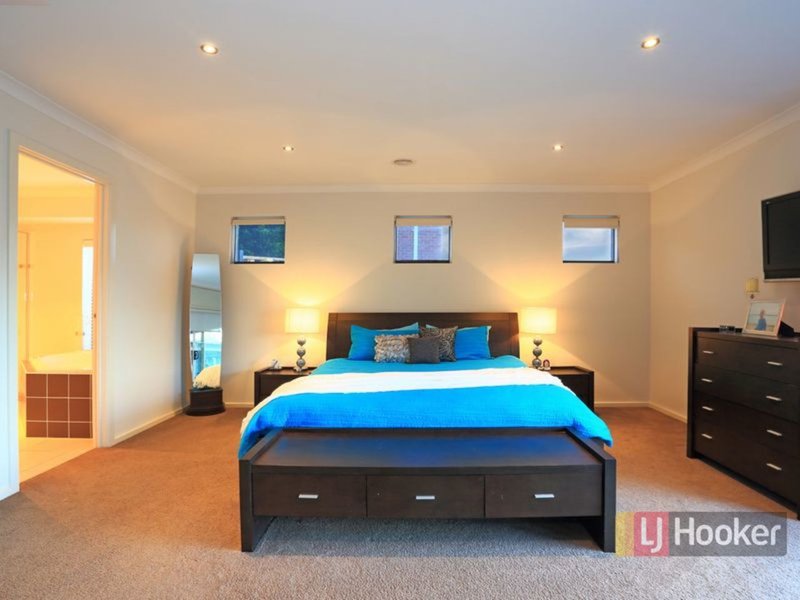 Photo - 6 Lancaster Way, Beaconsfield VIC 3807 - Image 13