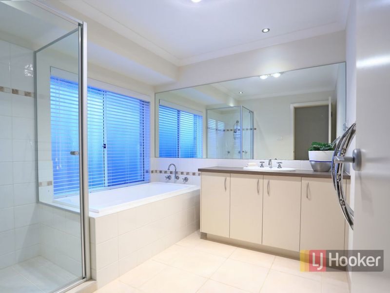 Photo - 6 Lancaster Way, Beaconsfield VIC 3807 - Image 16