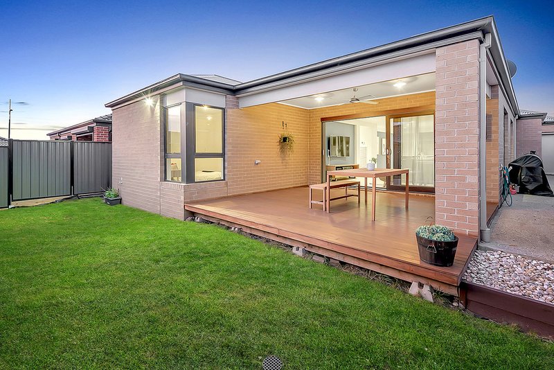 Photo - 6 Landor Way, Craigieburn VIC 3064 - Image 23