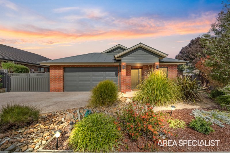 Photo - 6 Landy Circuit, Pakenham VIC 3810 - Image 2