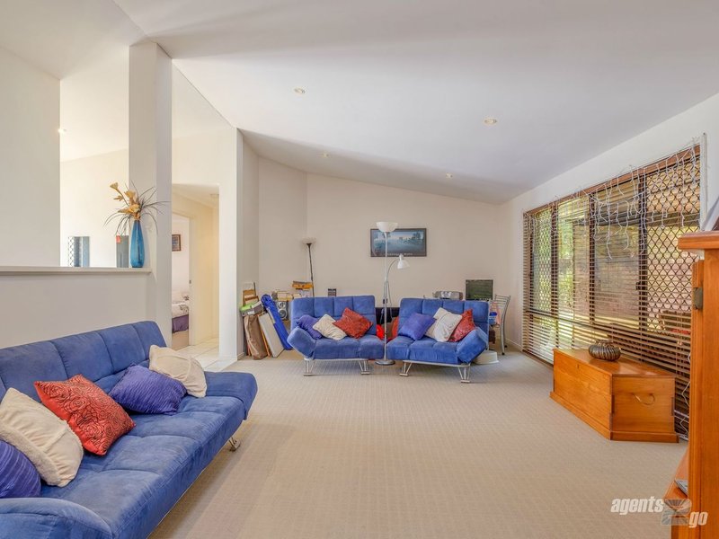 Photo - 6 Lapis Court, Southside QLD 4570 - Image 4