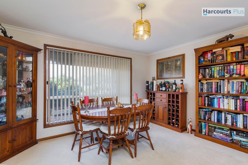 Photo - 6 Lapwing Street, Hallett Cove SA 5158 - Image 4