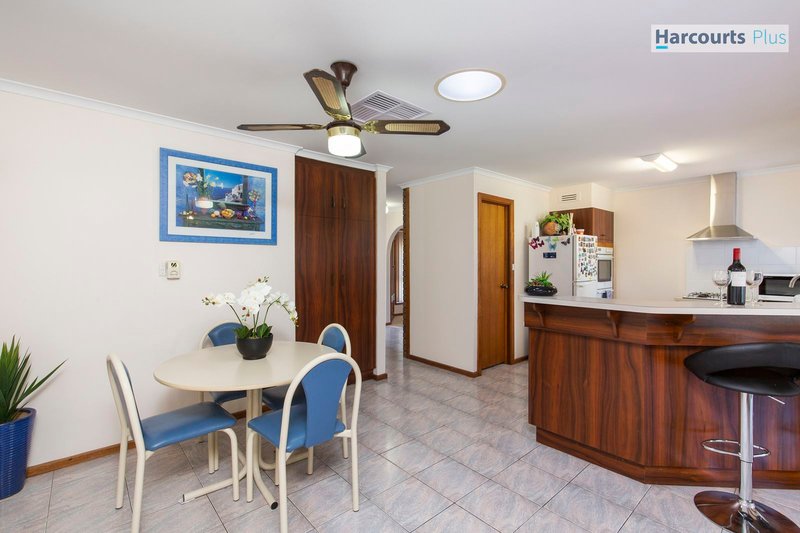 Photo - 6 Lapwing Street, Hallett Cove SA 5158 - Image 5