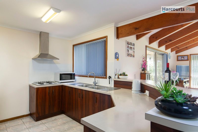 Photo - 6 Lapwing Street, Hallett Cove SA 5158 - Image 7