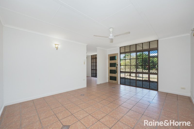 Photo - 6 Larkspur Crescent, Annandale QLD 4814 - Image 2