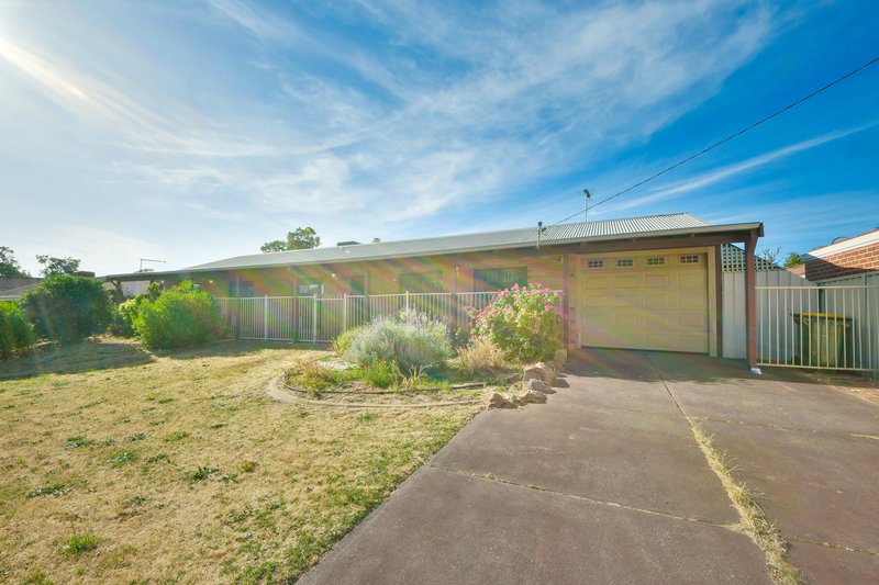 Photo - 6 Larsen Road, Byford WA 6122 - Image 2