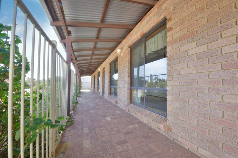 Photo - 6 Larsen Road, Byford WA 6122 - Image 3