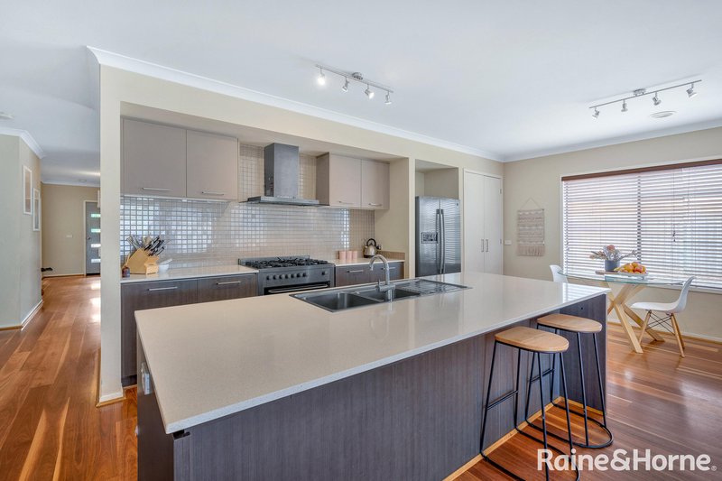 Photo - 6 Larter Court, Riddells Creek VIC 3431 - Image 3