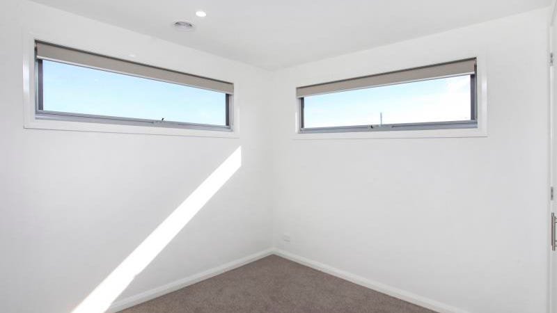 Photo - 6 Latimer Place, Gladstone Park VIC 3043 - Image 7