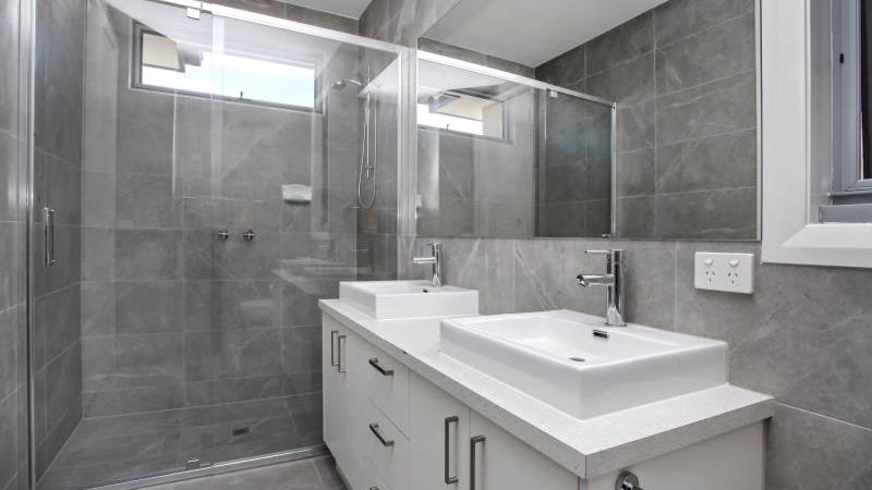 Photo - 6 Latimer Place, Gladstone Park VIC 3043 - Image 8