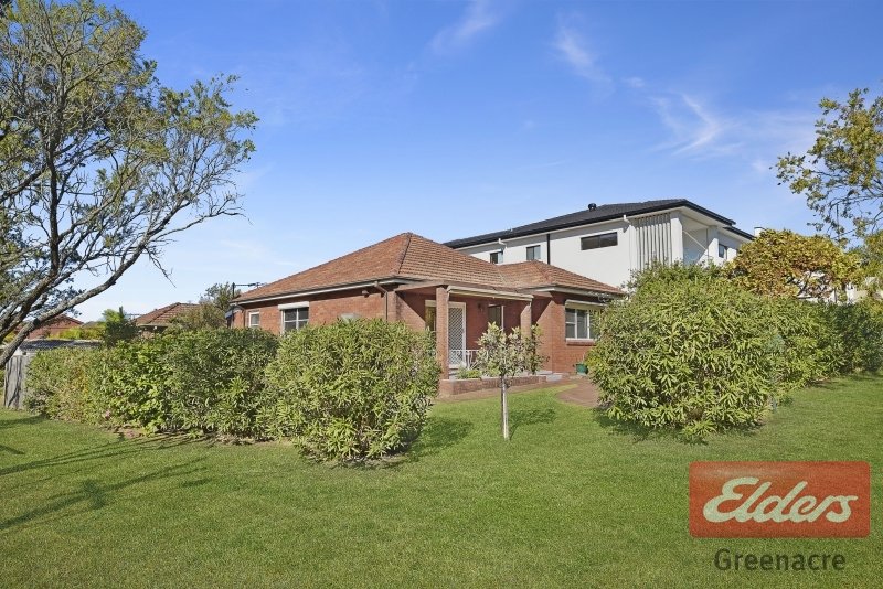 Photo - 6 Lauma Avenue, Greenacre NSW 2190 - Image 2