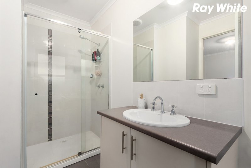 Photo - 6 Laurel Lane, Pakenham VIC 3810 - Image 4