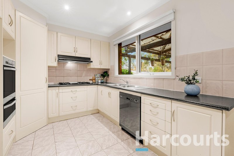 Photo - 6 Laver Court, Wantirna South VIC 3152 - Image 2