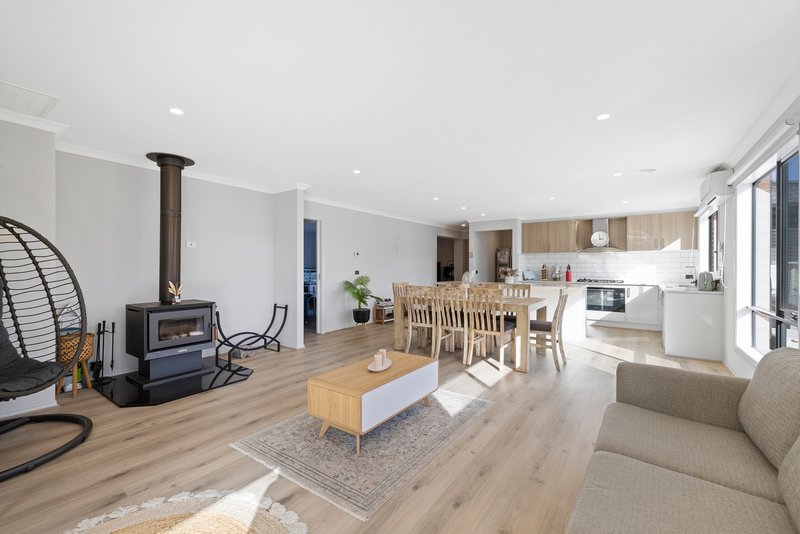 Photo - 6 Lawrence Avenue, Cowes VIC 3922 - Image 6