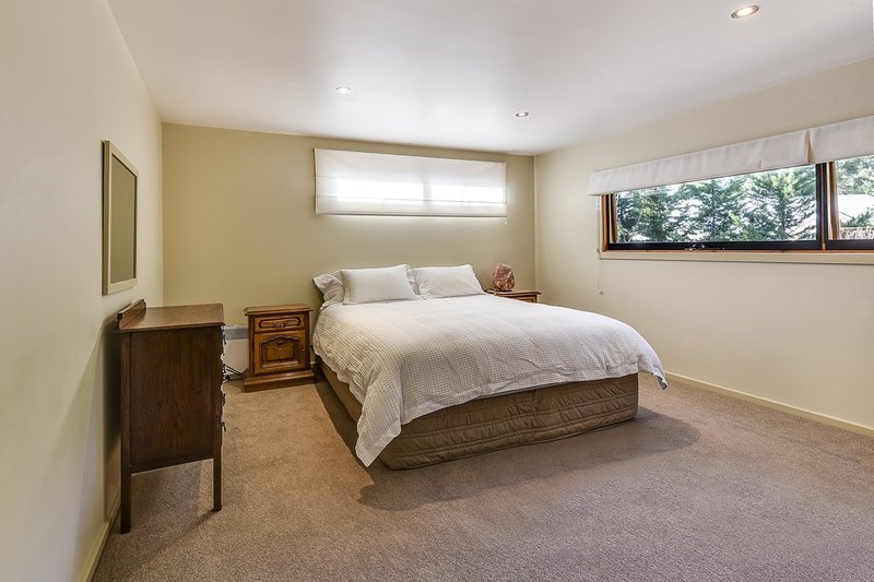 Photo - 6 Lawrence Court, Metung VIC 3904 - Image 11