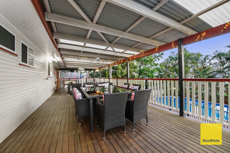 Photo - 6 Leadale Street, Wynnum West QLD 4178 - Image 9