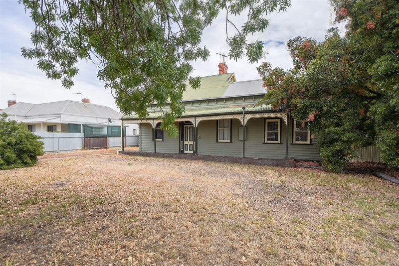 6 Leahy Street, Nhill VIC 3418